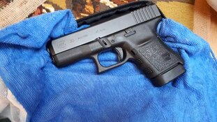 Aanhouding na waarschuwingsschoten; vuurwapen in beslag genomen