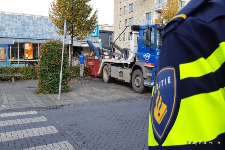 Twee aanhoudingen voor plofkraak Dr. Wiardi Beckmansingel Vlaardingen