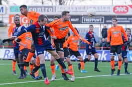 Excelsior Maassluis in slotfase langs Jong Volendam