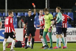 Rode kaart Damen nekt Excelsior