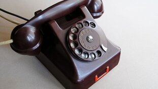 Bijna een half miljoen euro schade wegens fraude via vaste telefonie