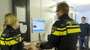 17-jarige aangehouden voor steekincident Cannenburchstraat Rotterdam