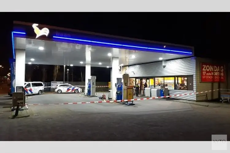 Man met mes overvalt tankstation