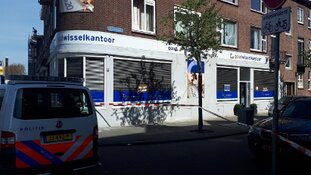 Aanhouding na overval Dorpsweg, tweede verdachte gezocht