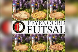 Feyenoord Futsal vrouwen steunen ondernemer Pannekoekenhuis &#39;t Hof in Vlaardingen op dinsdag 28 april
