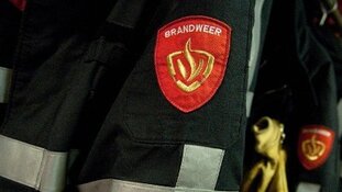 Wie probeerde antenne in brand te steken?