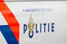 Agressieve hond valt agent aan