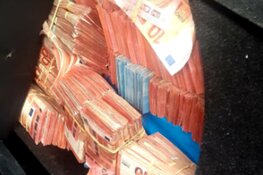 900.000 euro gevonden bij aanhoudingen in witwasonderzoek