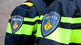 15-jarige Rotterdammer aangehouden voor gooien zwaar vuurwerk naar agenten