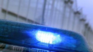 Gestolen auto raakt politieauto, vier personen aangehouden