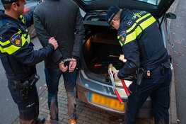 Vuurwapen van straat, agent lost waarschuwingsschot