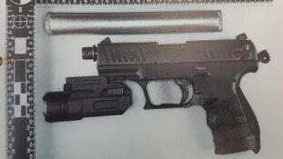 Drugs en wapens van straat na anonieme tip