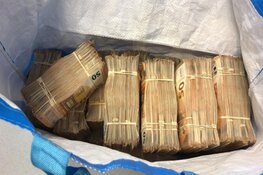 500.000 in beslag genomen bij controle auto