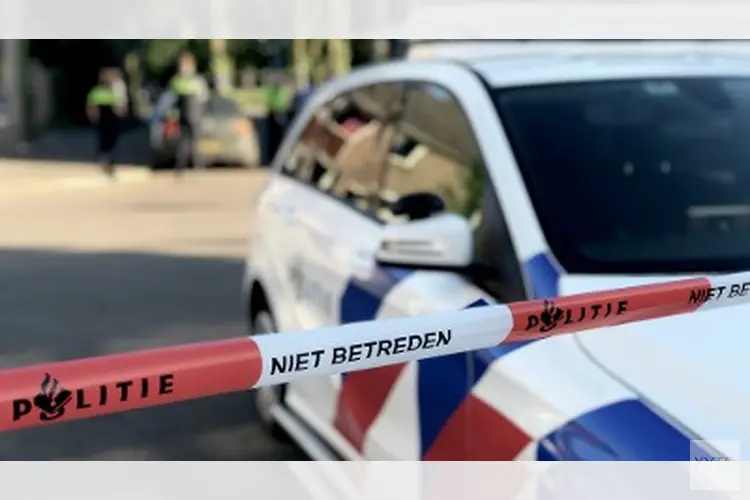 Wapens en munitie aangetroffen in winkelpand