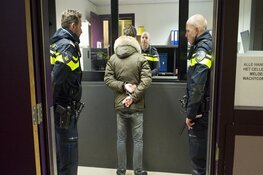 Politie Rotterdam houdt man met waarschuwingsschoten aan