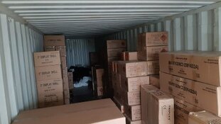 Politie Rotterdam houdt vuurwerkverdachte aan en neemt 4500 kg vuurwerk in beslag
