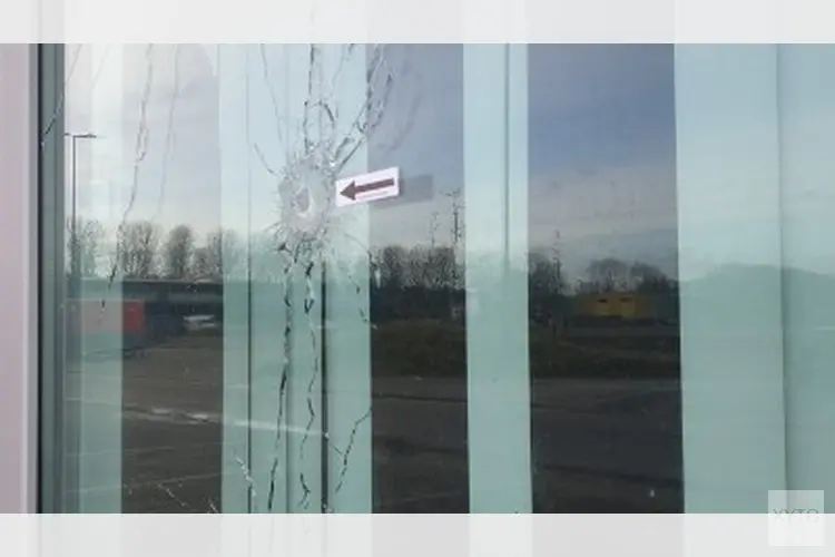 Politie onderzoekt schietincident op autoverhuurbedrijf