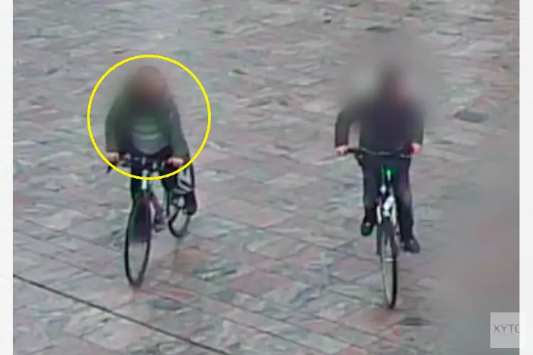Gezocht: Wie is deze jongeman die een straatroof pleegde?