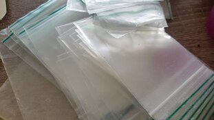 Drugs en wapens gevonden in Spijkenisse en Hoogvliet