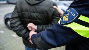 Drie minderjarigen aangehouden na reeks gewelddadige berovingen in Rotterdam Zuid