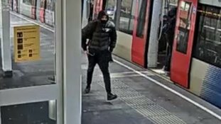 Wie herkent deze mannen?