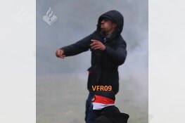 Gezocht: Verdachten van belagen politie bij Feyenoord training