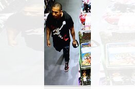 Gezocht: Herkent u de verdachte van boekendiefstal?