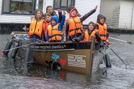 Vele Rotterdamse handjes op pad voor plasticvrij land en water