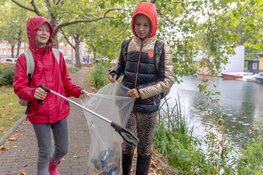 Vele Rotterdamse handjes op pad voor plasticvrij land en water
