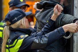 Vier aanhoudingen voor bekladding COC-kantoor