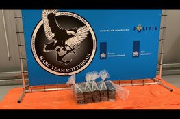 Douane onderschept twee partijen cocaïne