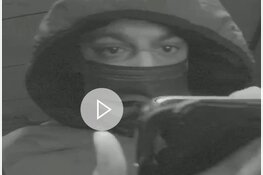 Politie zoekt  in Rotterdam pinnende daders Vriend-in-noodfraude