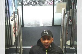 Gezocht: Gebruik maken van frauduleus verkregen creditcard in Amsterdam en Rotterdam