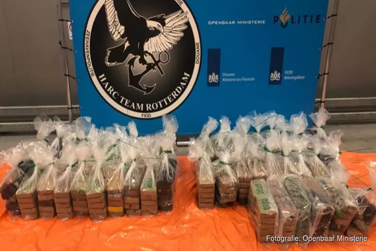 Douane onderschept twee partijen cocaïne in Rotterdamse haven