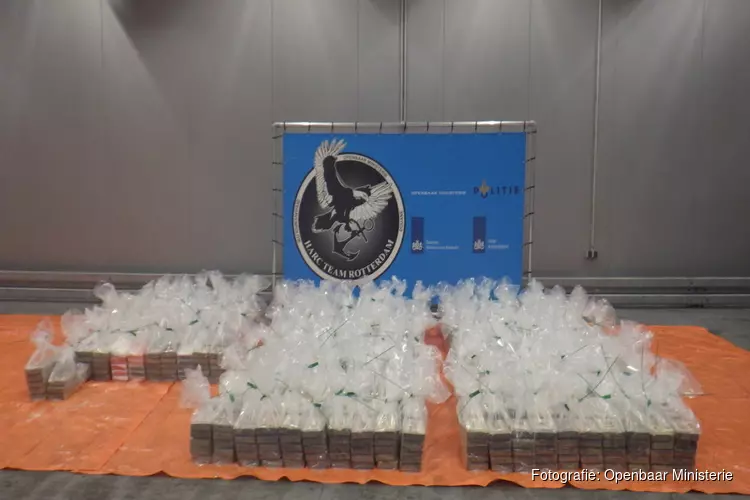Politie en Douane ontdekken 1822 kilo in vrachtwagen