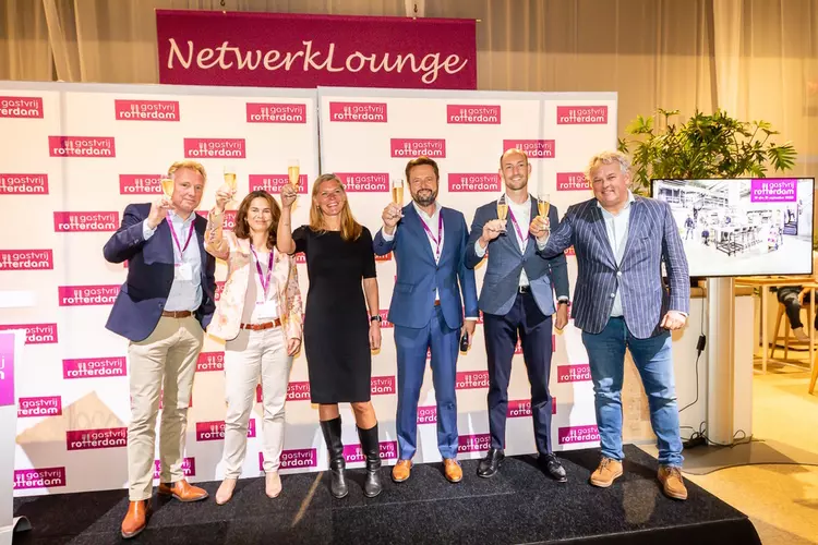 Kick off Week van de Horeca tijdens feestelijke opening jubileum editie Gastvrij Rotterdam op 18 september