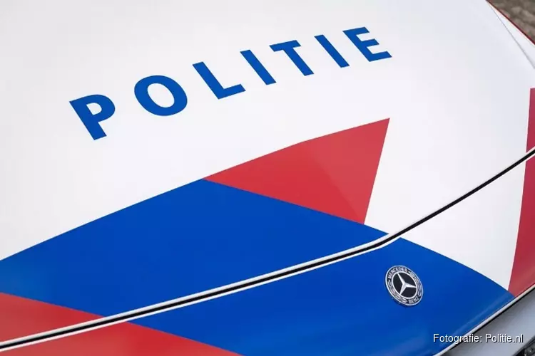 Man gooit vuurwapen weg in vluchtpoging