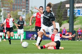 Ajax Vrouwen nipt langs Feyenoord