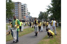 ASEZ Earth Recovery Day wereldwijde schoonmaakactie uitgevoerd door de WMS Church of God in Rotterdam