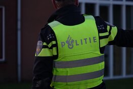 Schoten gelost bij inval woning Speelmanstraat Rotterdam, één verdachte overleden