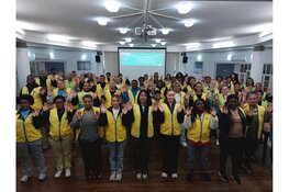 Vrijwilligers Church of God ruimen op in Europese steden: ‘Samen voor een schone aarde’