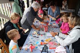 Knutselen bij het Streekmuseum in de zomervakantie