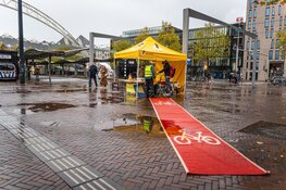 Reparatie fietslichten actie gehouden door fietsbond