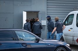 Inval in bedrijfspand Waalhaven