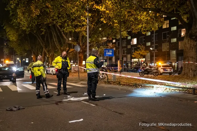 Voetganger aangereden door auto in Rotterdam