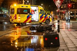 Gewonde en gebarsten ruit na aanrijding