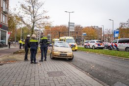 Fietser zwaargewond na aanrijding auto