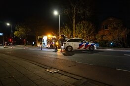 Auto rijdt door na aanrijding met scooter