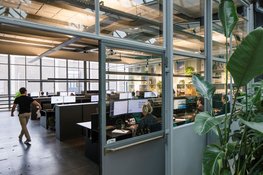 MoederscheimMoonen Architects ontwerpt hoofdkantoor TBP Group in historische vertrekhal Oranjelijn Rotterdam