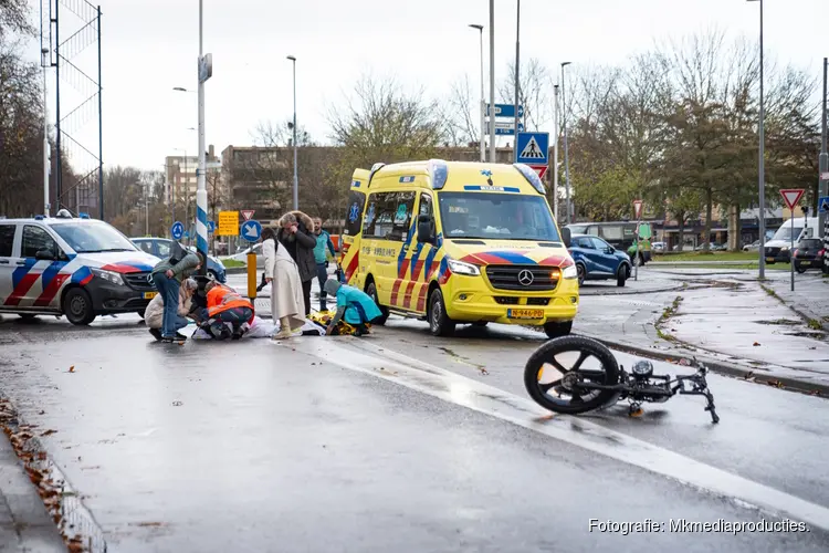 Twee vrouwen naar het ziekenhuis na aanrijding